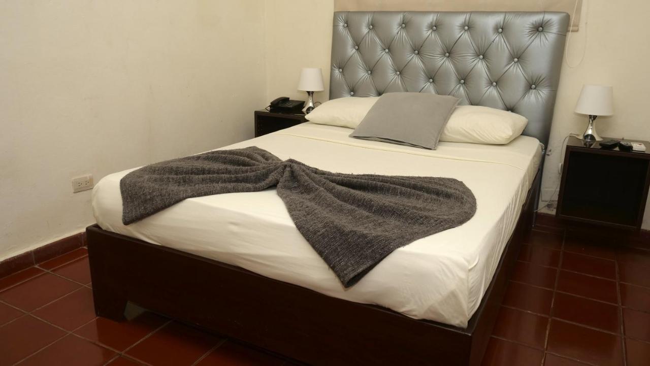 Hotel Alcaldeza - Garden House Santo Domingo Buitenkant foto