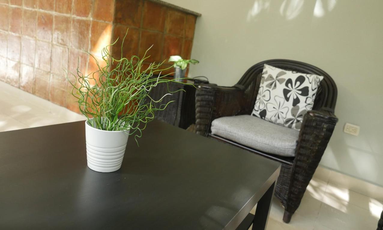 Hotel Alcaldeza - Garden House Santo Domingo Buitenkant foto