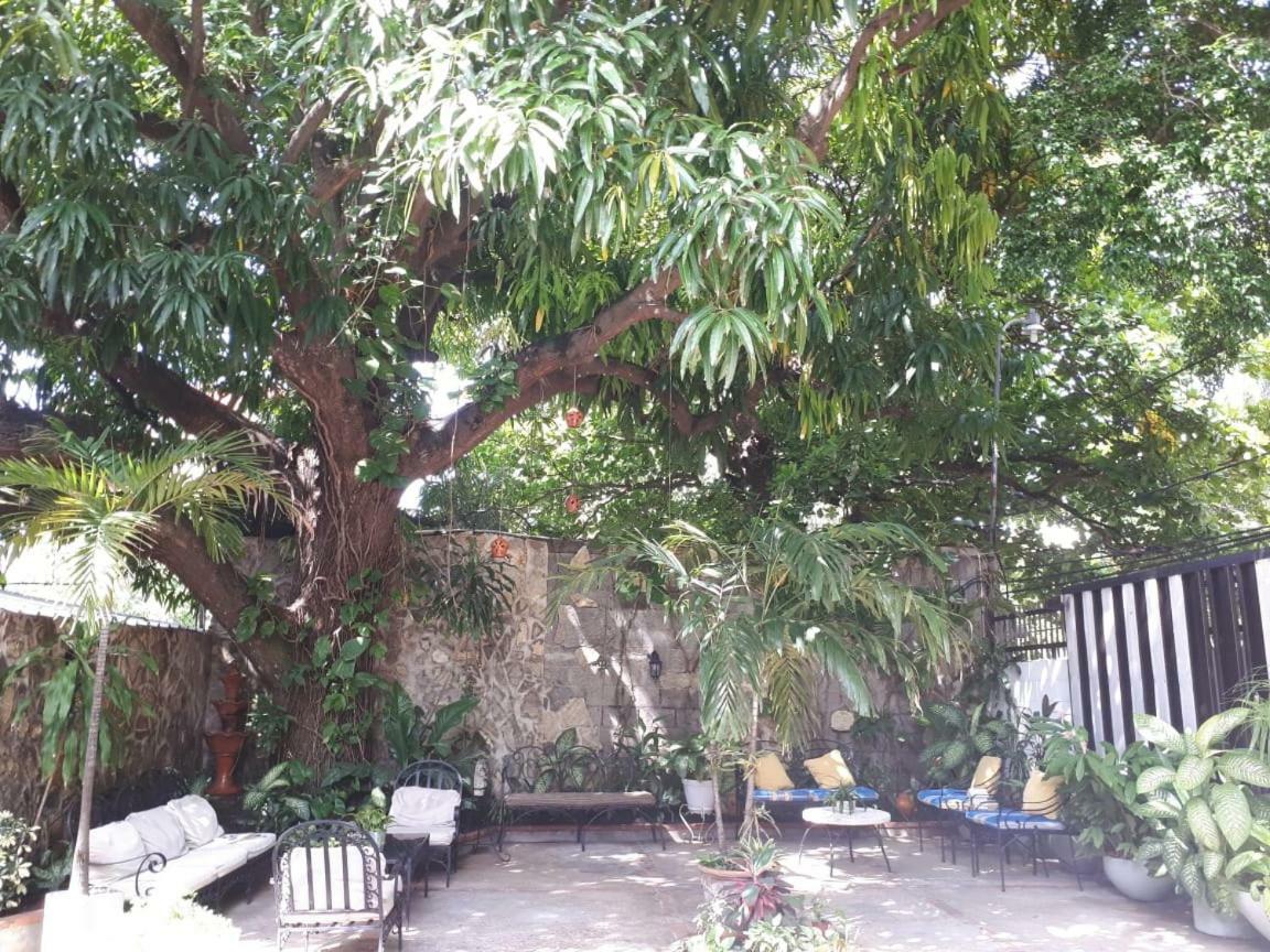 Hotel Alcaldeza - Garden House Santo Domingo Buitenkant foto