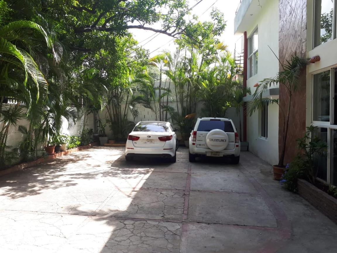Hotel Alcaldeza - Garden House Santo Domingo Buitenkant foto